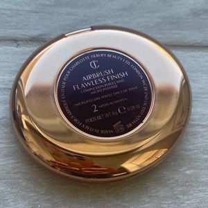 Charlotte Tilbury - Airbrush Flawless Finish Setting Powder (Shade 2)